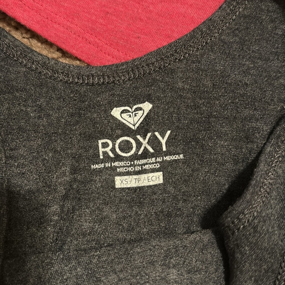 NWOT Roxy tank top bundle - Picture 3 of 5
